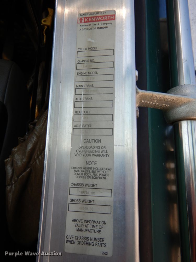 image for item DH6613 2000 Kenworth W900B semi tractor