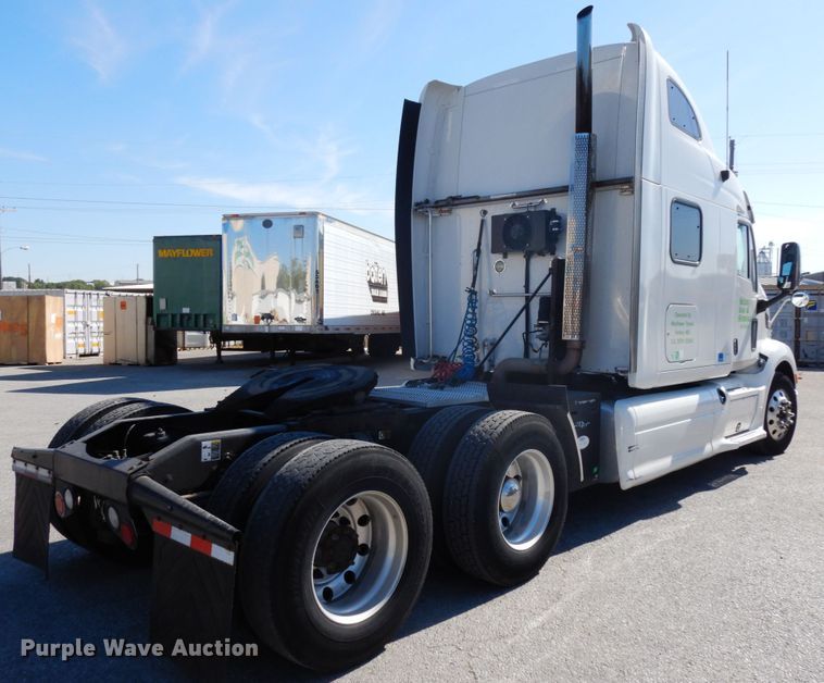 image for item DH6614 2012 Peterbilt 587  semi truck