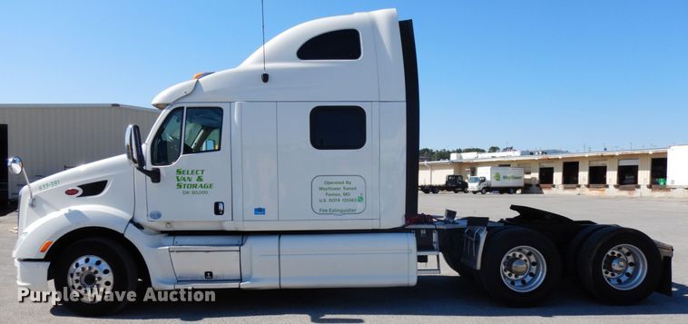 image for item DH6614 2012 Peterbilt 587  semi truck