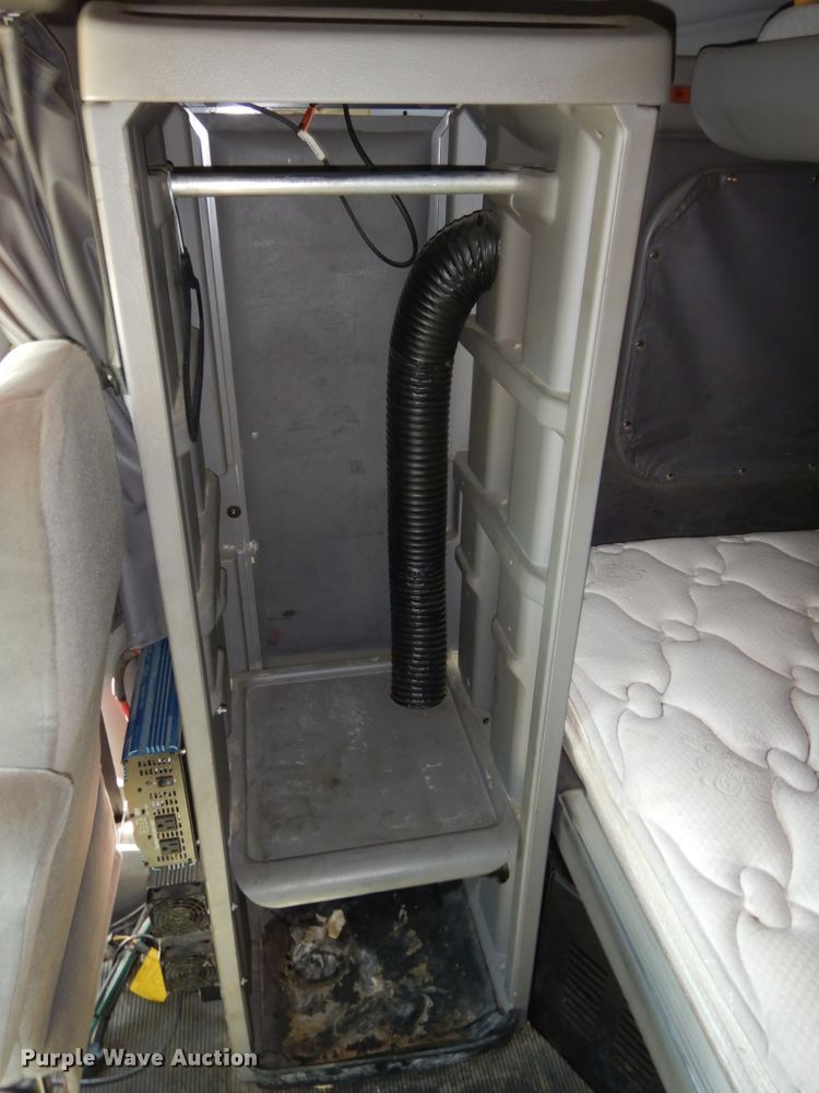 image for item DH6614 2012 Peterbilt 587  semi truck