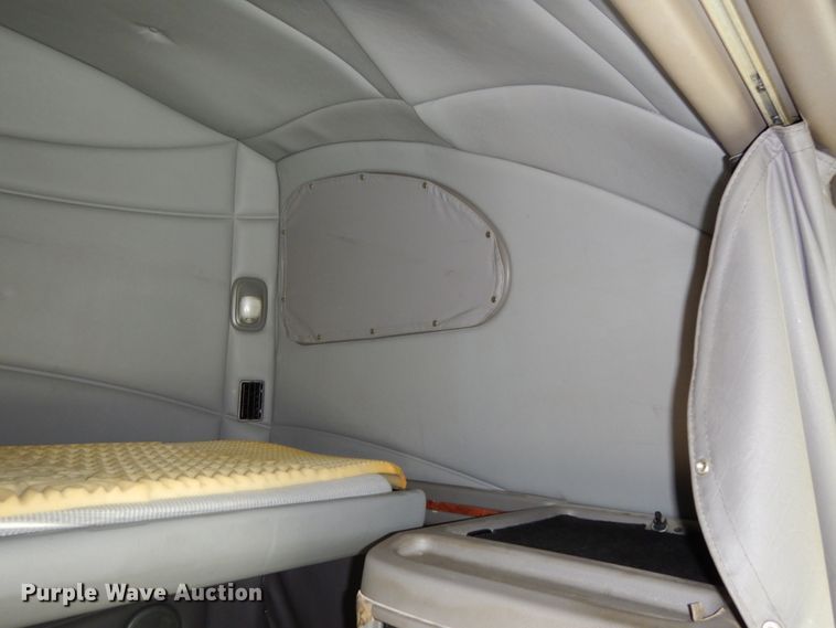 image for item DH6614 2012 Peterbilt 587  semi truck