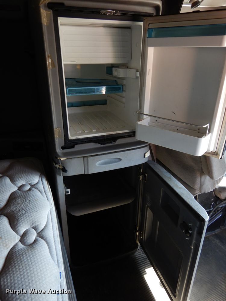 image for item DH6614 2012 Peterbilt 587  semi truck