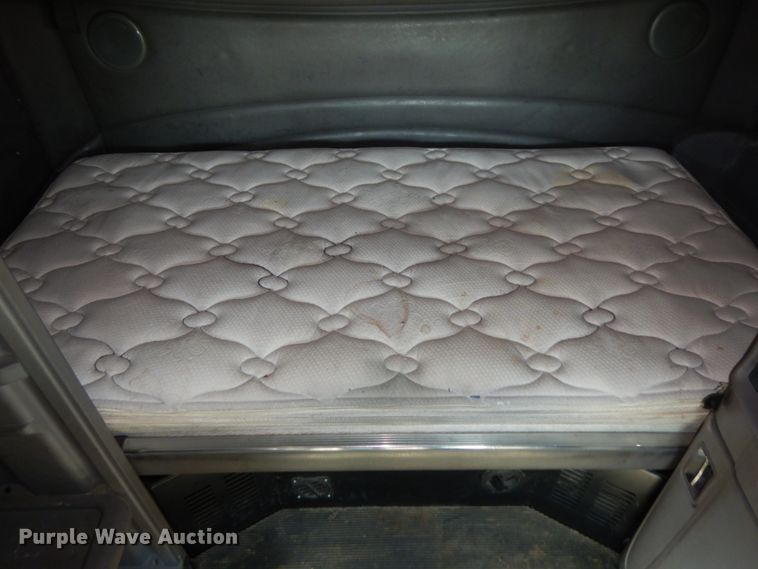 image for item DH6614 2012 Peterbilt 587  semi truck