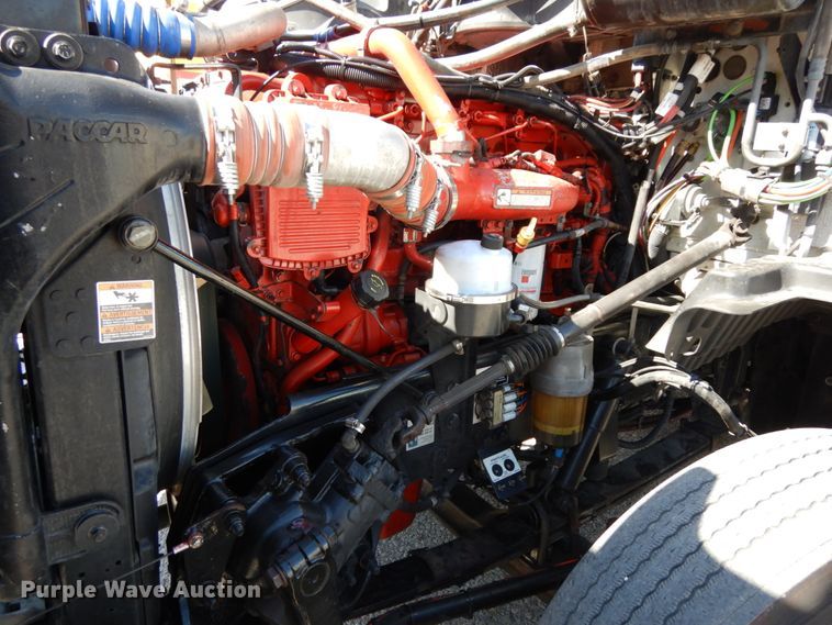 image for item DH6614 2012 Peterbilt 587  semi truck