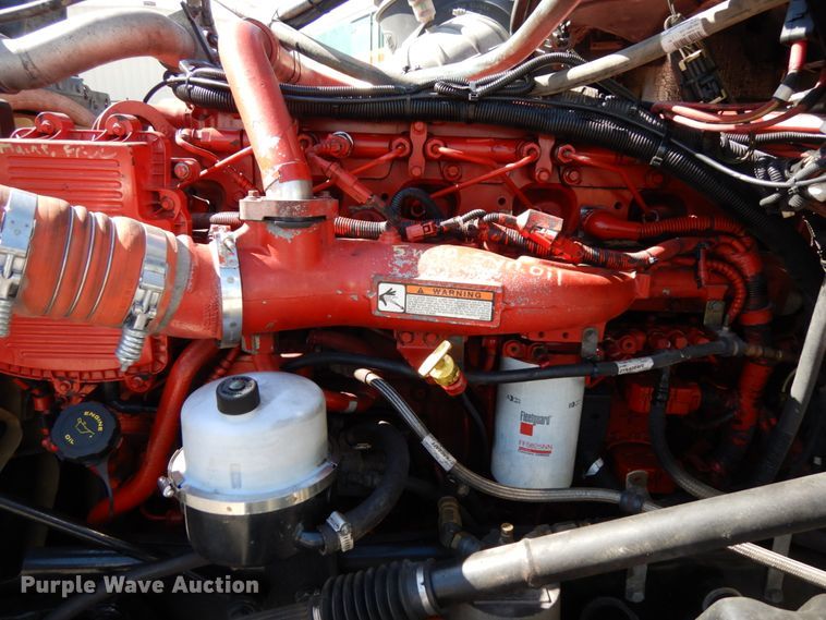 image for item DH6614 2012 Peterbilt 587  semi truck