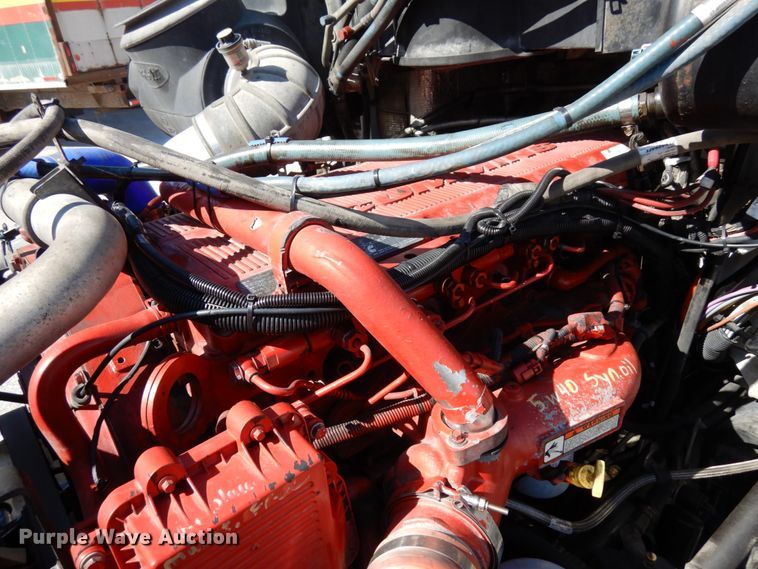 image for item DH6614 2012 Peterbilt 587  semi truck