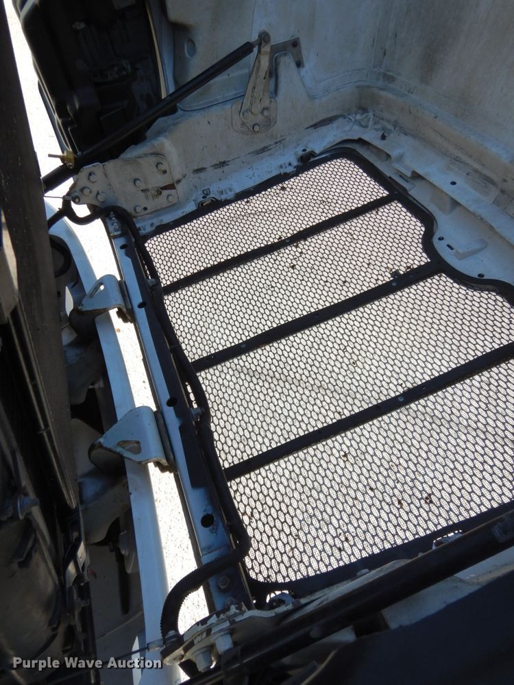 image for item DH6614 2012 Peterbilt 587  semi truck