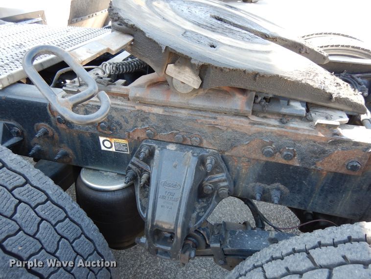 image for item DH6614 2012 Peterbilt 587  semi truck