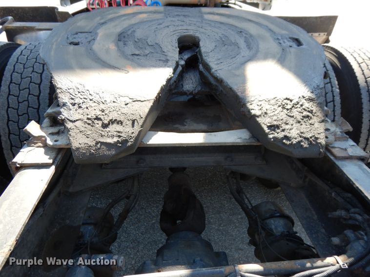 image for item DH6614 2012 Peterbilt 587  semi truck