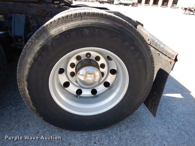 image for item DH6614 2012 Peterbilt 587  semi truck