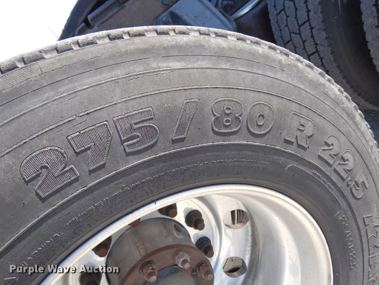 image for item DH6614 2012 Peterbilt 587  semi truck