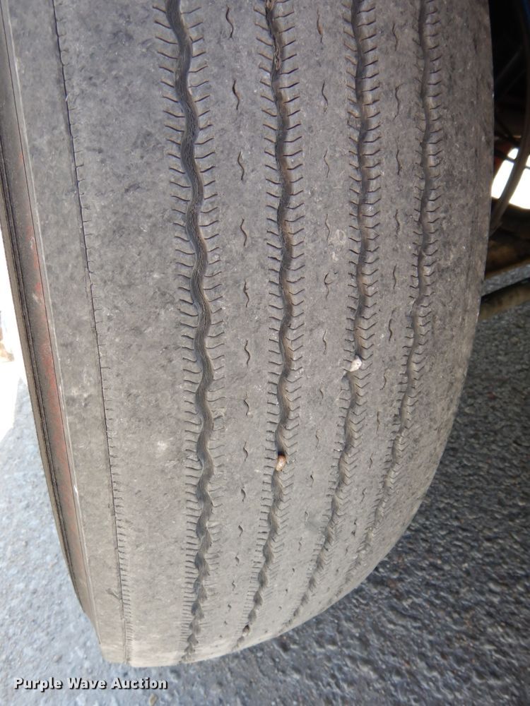 image for item DH6614 2012 Peterbilt 587  semi truck