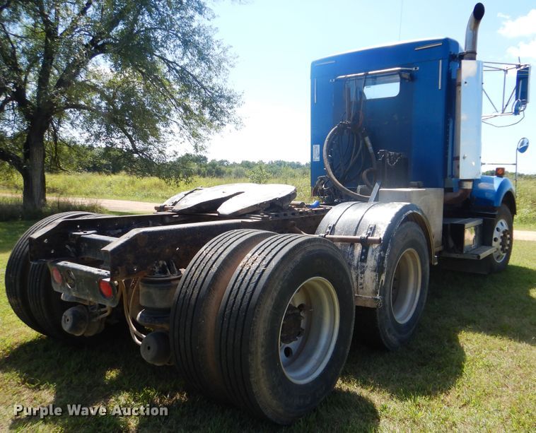 image for item DI0400 1994 Kenworth T450  semi truck