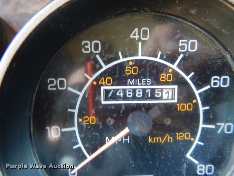 image for item DI0400 1994 Kenworth T450  semi truck