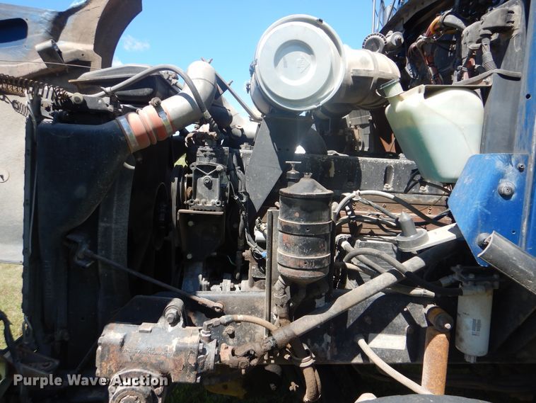 image for item DI0400 1994 Kenworth T450  semi truck