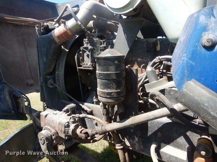 image for item DI0400 1994 Kenworth T450  semi truck