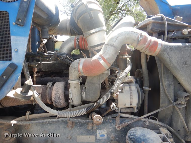 image for item DI0400 1994 Kenworth T450  semi truck