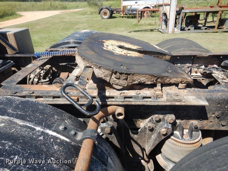 image for item DI0400 1994 Kenworth T450  semi truck