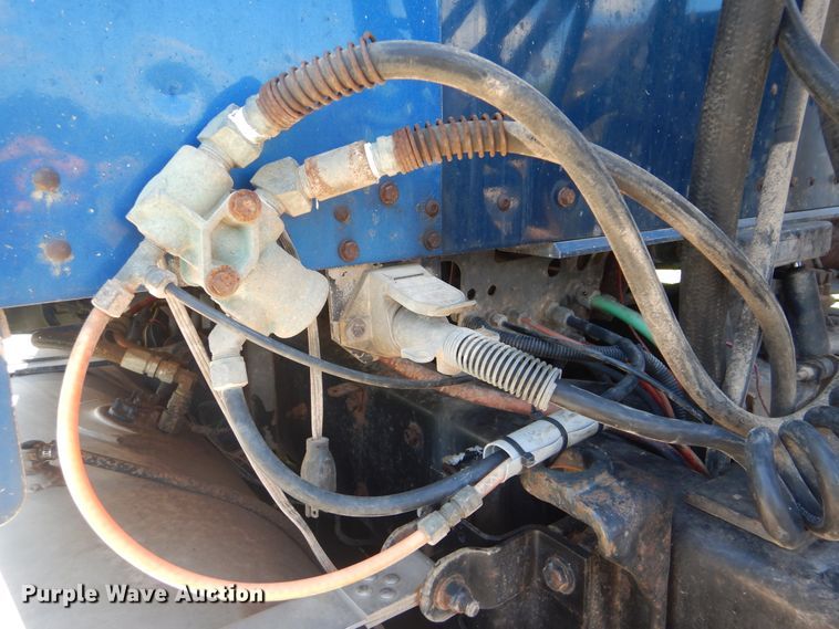 image for item DI0400 1994 Kenworth T450  semi truck