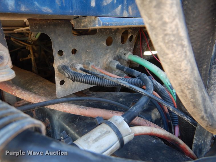 image for item DI0400 1994 Kenworth T450  semi truck