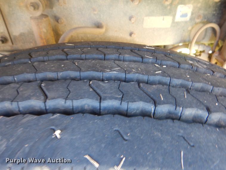 image for item DI0400 1994 Kenworth T450  semi truck