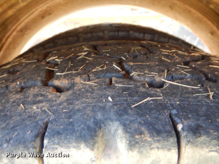 image for item DI0400 1994 Kenworth T450  semi truck