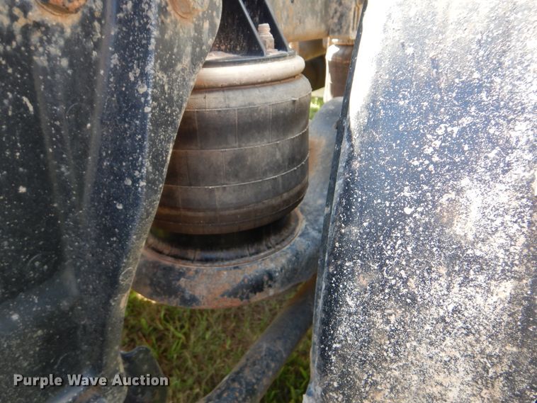 image for item DI0400 1994 Kenworth T450  semi truck