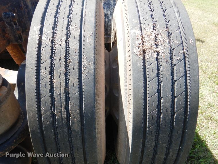 image for item DI0400 1994 Kenworth T450  semi truck