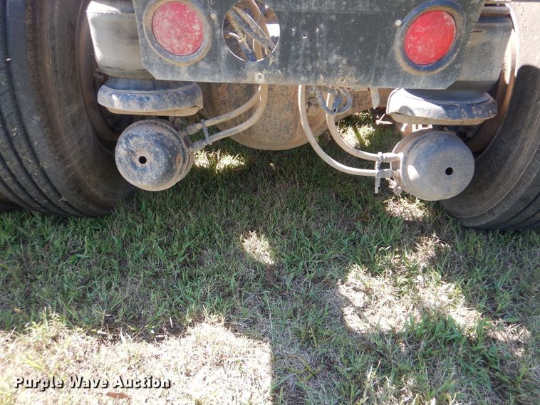 image for item DI0400 1994 Kenworth T450  semi truck