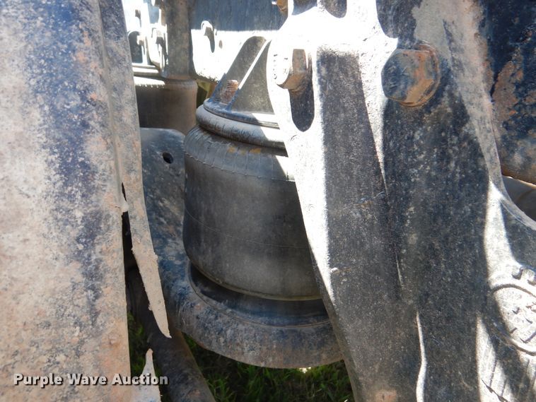 image for item DI0400 1994 Kenworth T450  semi truck