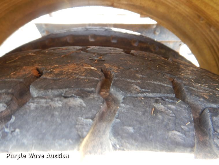 image for item DI0400 1994 Kenworth T450  semi truck