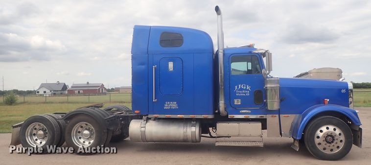 image for item DI4735 1998 Freightliner Classic X2  semi truck