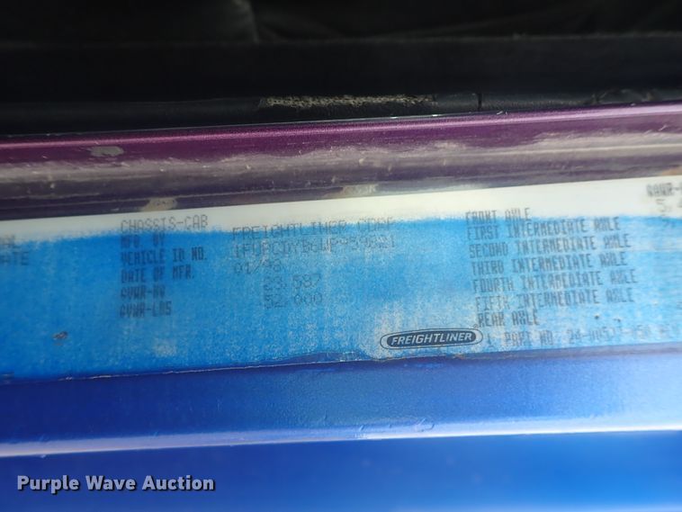 image for item DI4735 1998 Freightliner Classic X2  semi truck