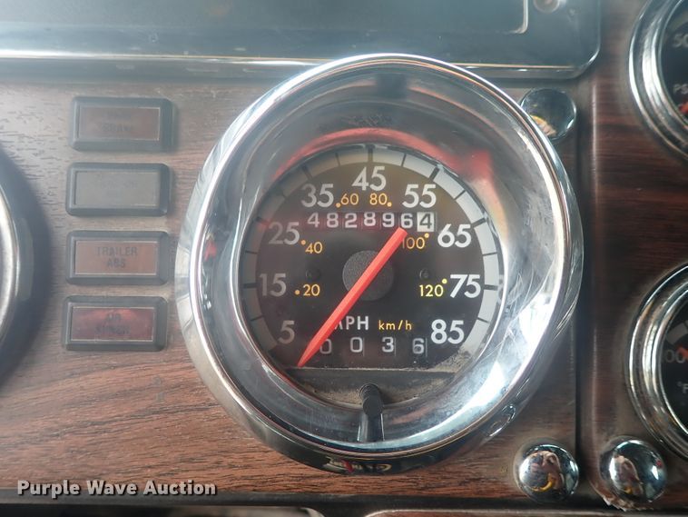 image for item DI4735 1998 Freightliner Classic X2  semi truck