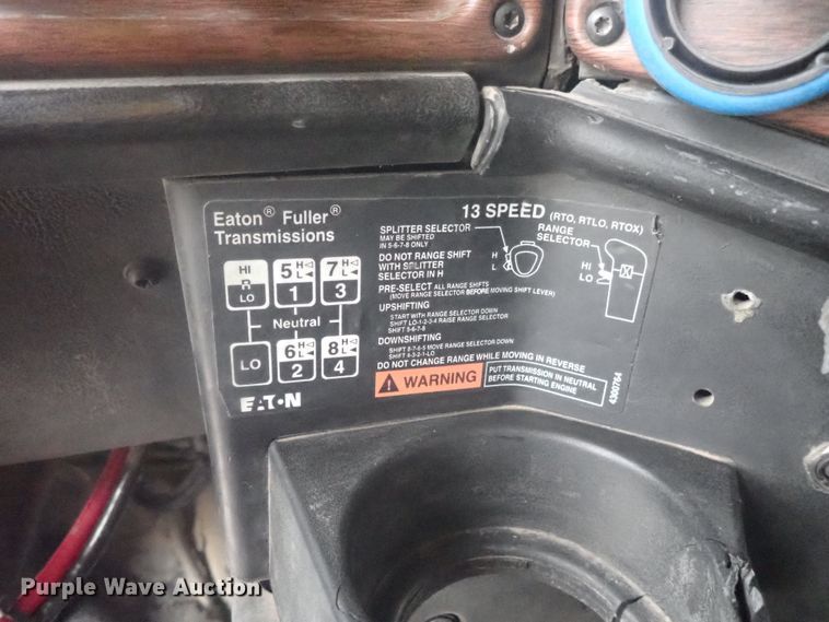 image for item DI4735 1998 Freightliner Classic X2  semi truck