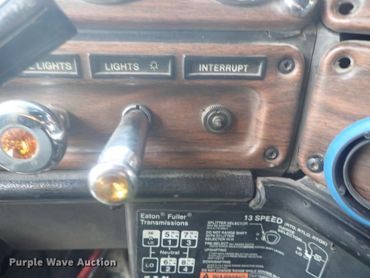 image for item DI4735 1998 Freightliner Classic X2  semi truck