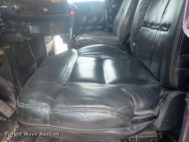 image for item DI4735 1998 Freightliner Classic X2  semi truck