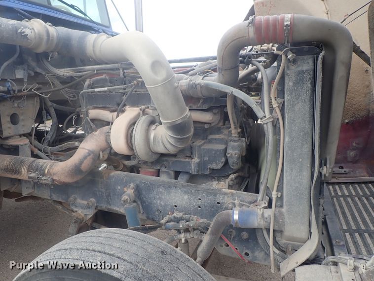 image for item DI4735 1998 Freightliner Classic X2  semi truck