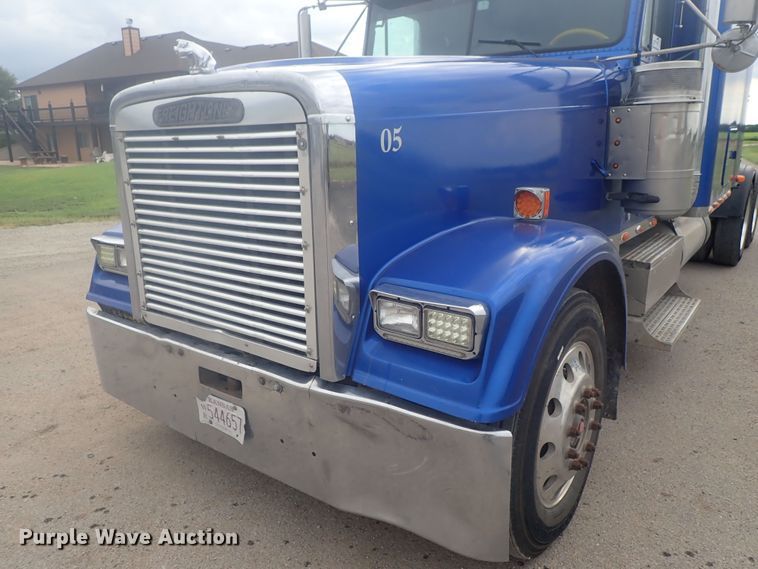 image for item DI4735 1998 Freightliner Classic X2  semi truck