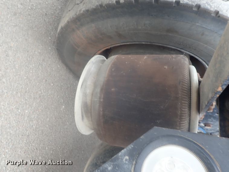 image for item DI4735 1998 Freightliner Classic X2  semi truck