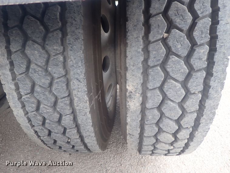 image for item DI4735 1998 Freightliner Classic X2  semi truck