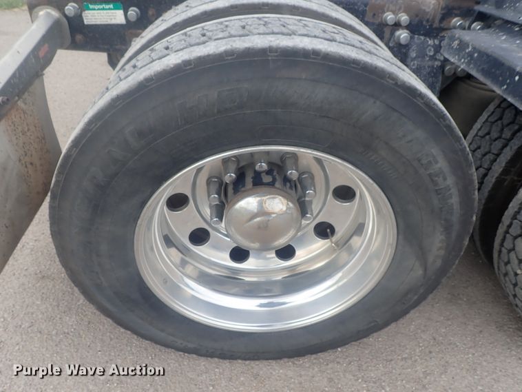 image for item DI4735 1998 Freightliner Classic X2  semi truck