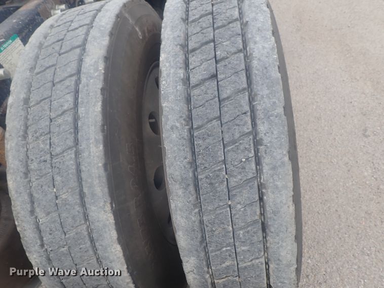 image for item DI4735 1998 Freightliner Classic X2  semi truck