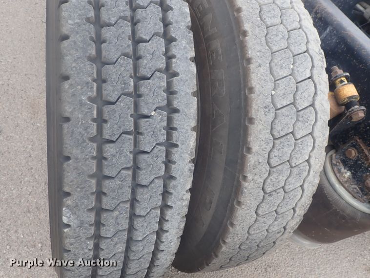 image for item DI4735 1998 Freightliner Classic X2  semi truck