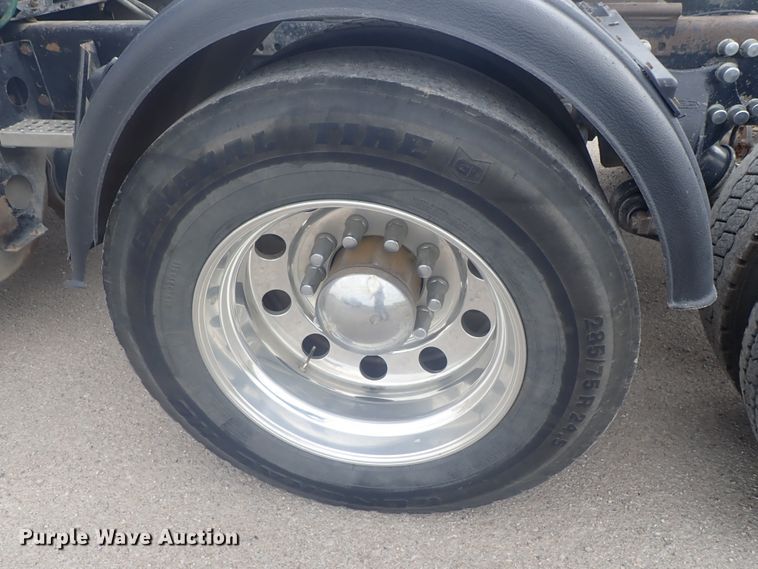 image for item DI4735 1998 Freightliner Classic X2  semi truck