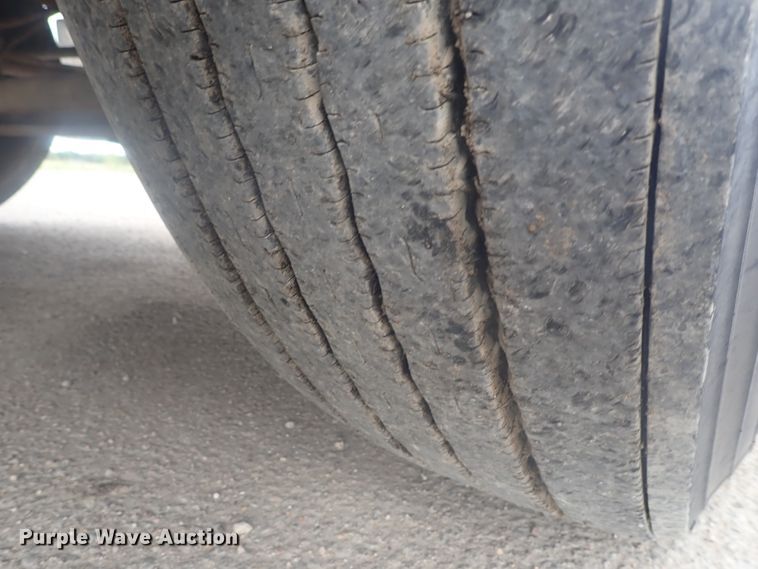 image for item DI4735 1998 Freightliner Classic X2  semi truck