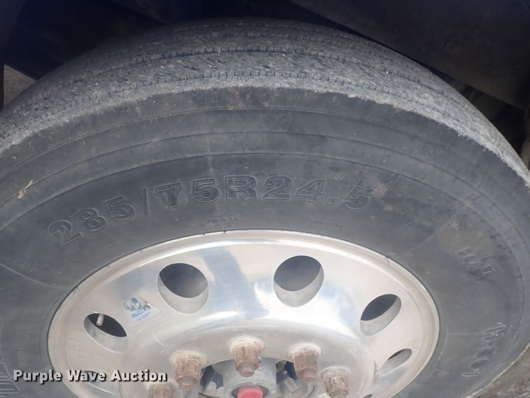 image for item DI4735 1998 Freightliner Classic X2  semi truck