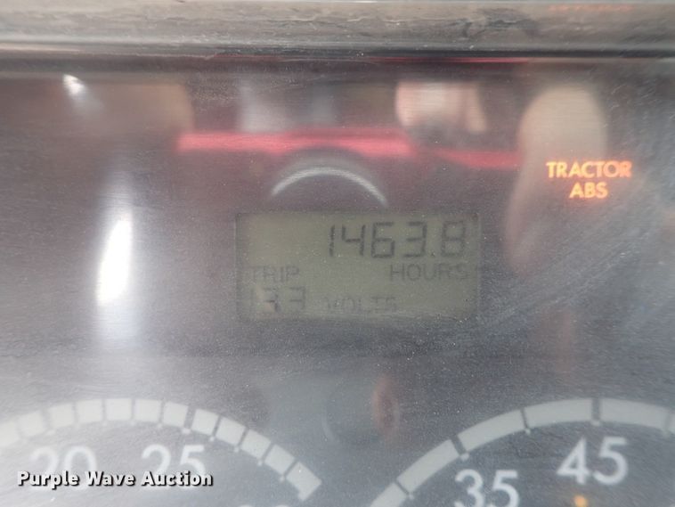 image for item DI4736 2001 Freightliner Columbia  semi truck