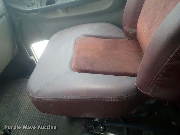 image for item DI4736 2001 Freightliner Columbia  semi truck