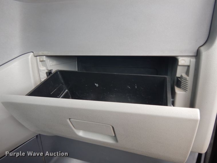 image for item DI8501 2016 Peterbilt 579  semi truck